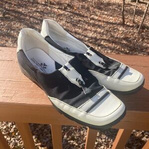 Walter Genuin black and white golf shoes